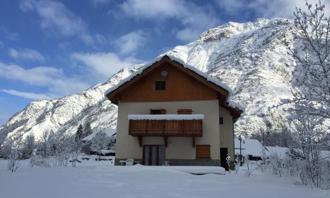 Venosc Ski Chalet | Modern Chalet in V nosc with Swimming Pool