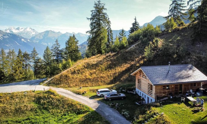 Chalais Ski Chalet | Modern chalet surrounded by nature in Vercorin