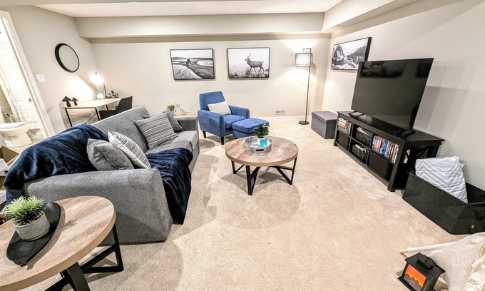 London House | Modern Charming 8 Sleeper