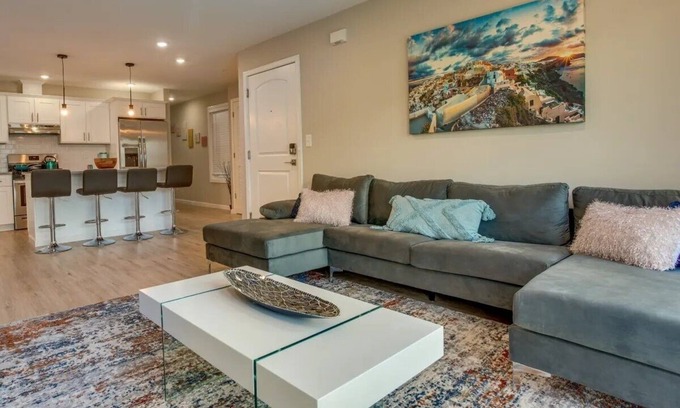 Ampere House | Modern City Getaway Near Downtown Newark & NYC