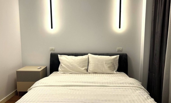 Sector 1 Apartment | Modern City Home w. A/C