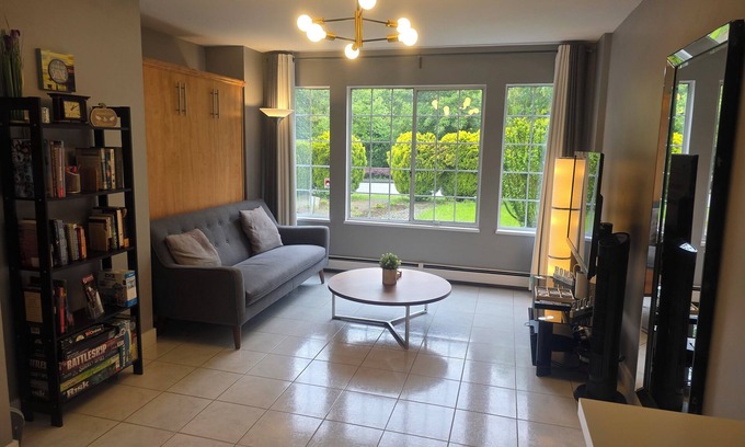 Newton House | Modern, clean & private 1BR suite. Up to 4 guests.