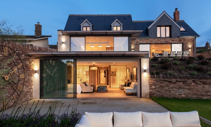 Bantham House | Modern coastal retreat