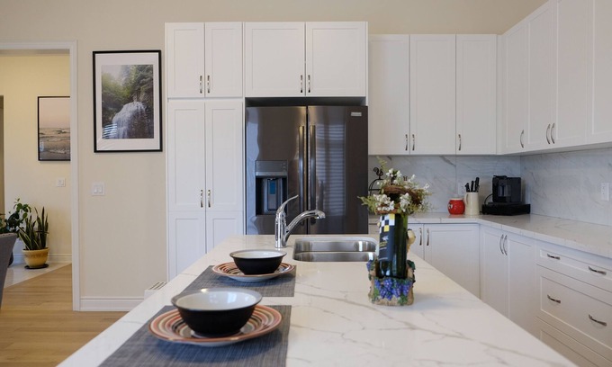 Richmond Hill House | Modern Comfort and Spacious Living in Bayview Avenue Retreat