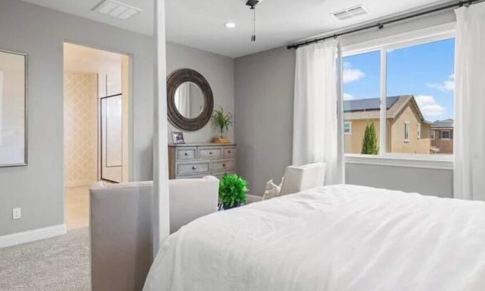 Elk Grove House | Modern Comfort: Elk Grove Alfresco Edition