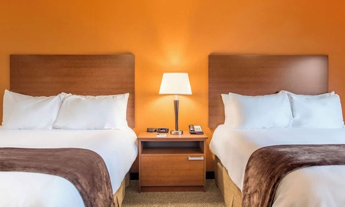 West Jordan Hotel | Modern Comfort! Full Kitchen | Near Jordan Landing– Shopping Just Steps Away!