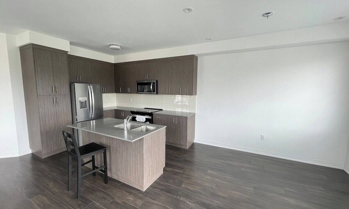 Gormley House | Modern Comfort in Richmond Hill: 3BD Home