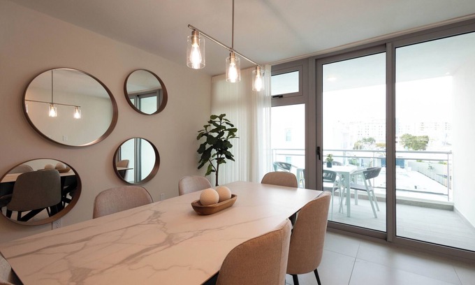 Isla Verde Apartment | Modern Comfort in Central Isla Verde