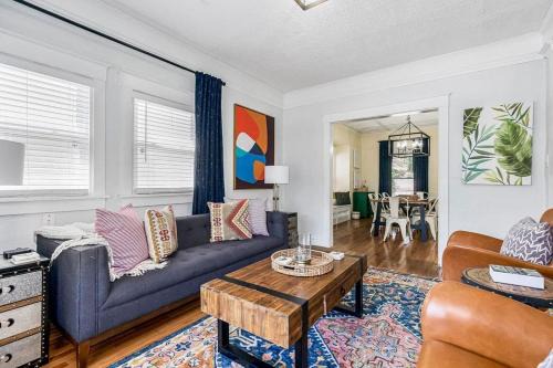 South Hyde Park House | Modern Comfort in Historic Charm: 4BR KC Retreat