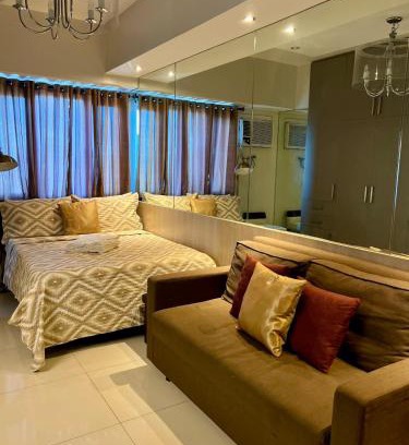 Valencia Apartment | Modern Comfort Living! Netflix Ready