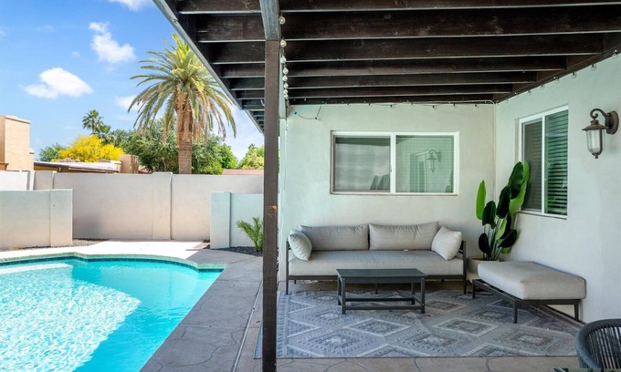 Litchfield Park House | Modern Comfort~ Pool~ BBQ~ Prime Location