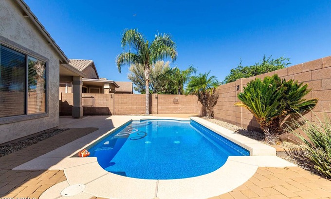 San Tan Valley House | Modern & comfortable 1-story with private heated pool in Johnson Ranch