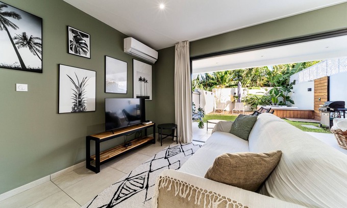 Manapany-les-Bains House | Modern, comfortable villa with jacuzzi