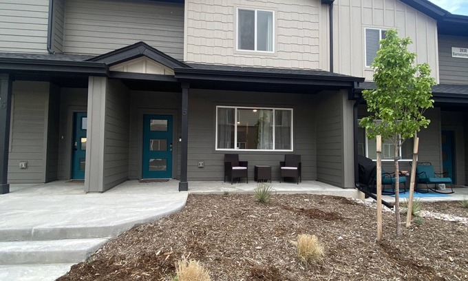 Fort Collins House | Modern Comforts: 3-Bedroom Townhome w/2 kid friendly community pools n