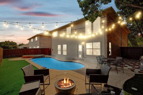 Saginaw House | Modern Comforts & Classic Charm w Pool 5BD
