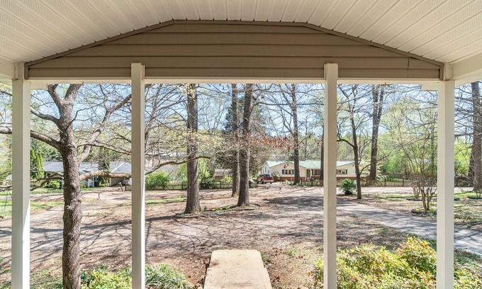 Madison Cottage | Modern comforts of home, close to all the amenities Madison Alabama has to offer