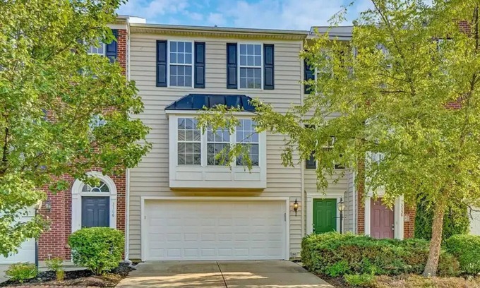 Landen House | Modern, Comfy & Spacious - Family & Work friendly!