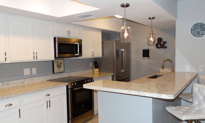 Paradise Valley Village Condo | Modern Condo in a Quite Neighborhood Near Paradise Valley Mall