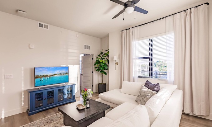 Downtown Historic District Apartment | Modern Condo in Downtown River District with Pool, Gym, Hot Tub
