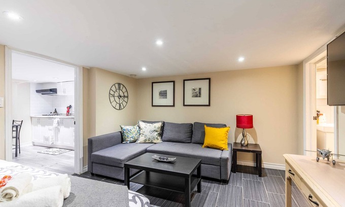 Earlscourt Apartment | Modern Condo in the Heart Of St Clair West!