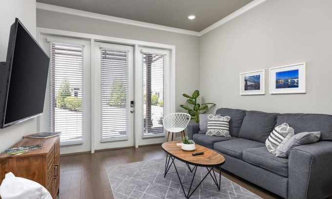 Chattanooga House | Modern Condo w/Mountain Views, 2 Private Decks!