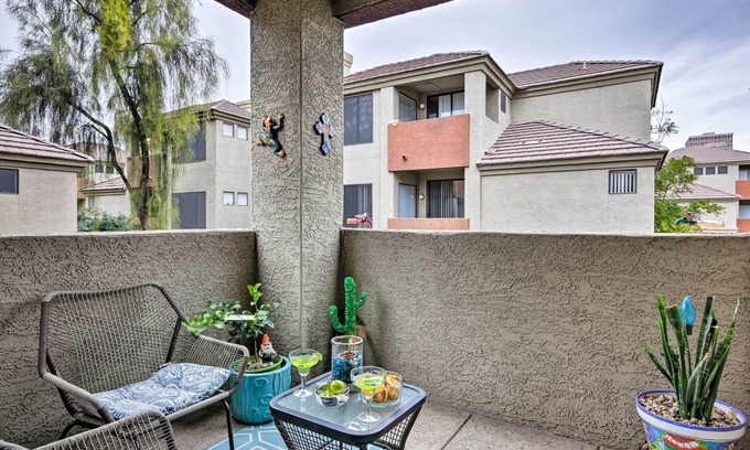 Encanto Condo | Modern Condo w/Pool ~ 3 Mi to Downtown Phoenix!
