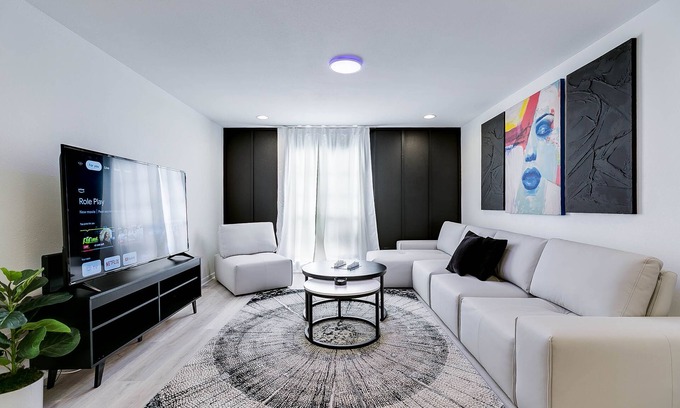 San Angelo Condo | Modern Condo Walkable to Downtown and River! Quiet Condominium!