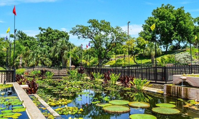 San Angelo House | Modern Convenience! 3 Relaxing Units! Onsite Pool, FREE Breakfast, Parking!