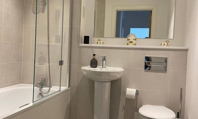 Gillingham Apartment | Modern, cosy, clean waterside Apartment to feel at home.