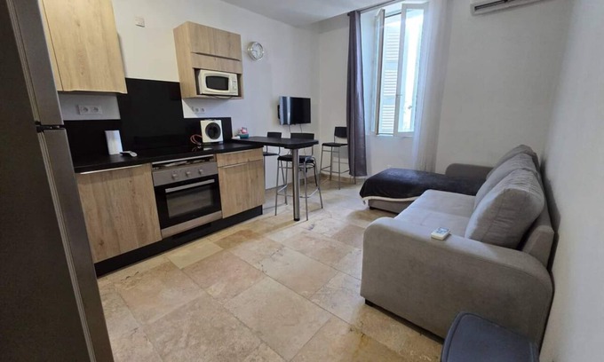 Carces Apartment | Modern & Cosy cocoon in the heart of Carces