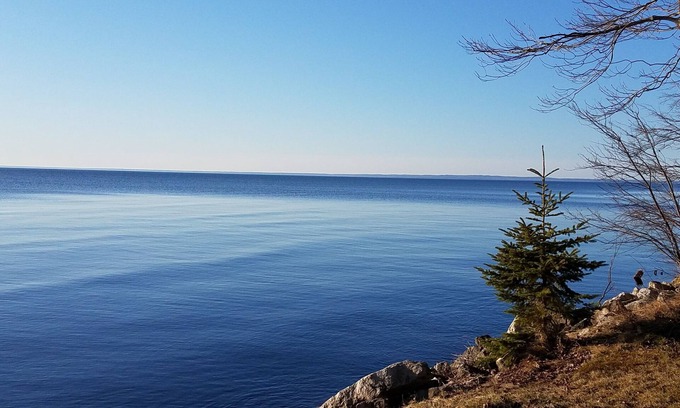Paradise Cottage | Modern Cottage with Amazing view of Lake Superior