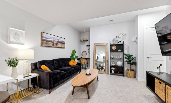 Southeast Calgary House | Modern & Cozy 2-Bedroom Suite in Mahogany