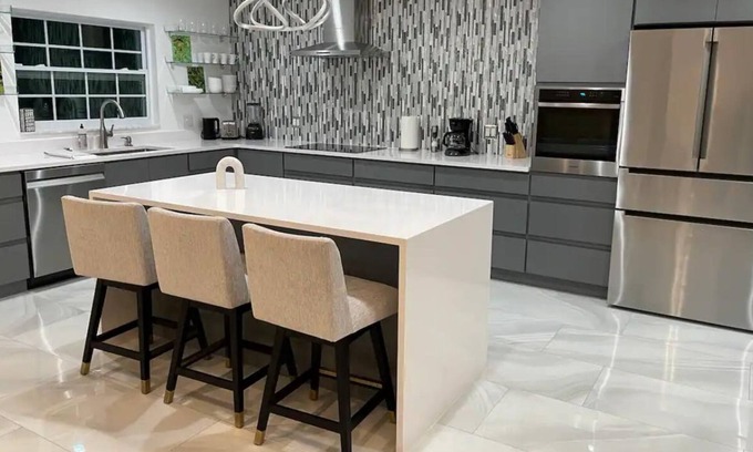 Greater Northdale House | Modern & Cozy 2-bedroom house on 5 acres only 5 minutes from Carrollwood.