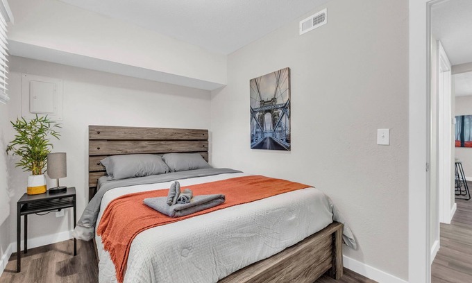 Lawrence Apartment | Modern & Cozy 2BR Home - Queen Beds + Workspace + Parking + WiFi Perfect stay!