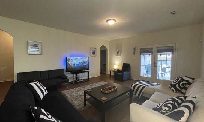 Forney House | Modern Cozy 3BR Home in Forney
