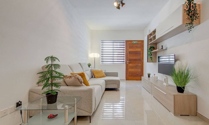 Marsaskala Apartment | Modern & Cozy 3BR Maisonette with private Terrace