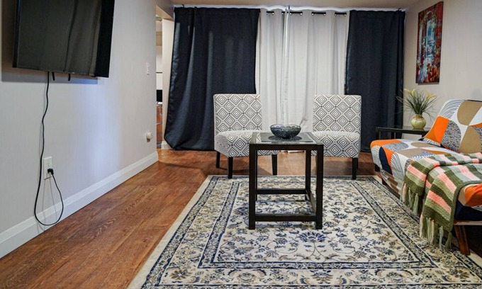 London Apartment | Modern & cozy apartment at a central location with free parking