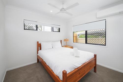 Kuraby House | Modern Cozy New-Build Studio Haven with Free Parking