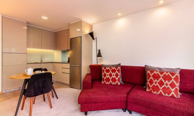 Santa Marinha Apartment | Modern & Cozy apartment, by the beach