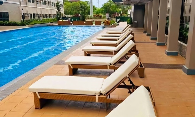 Dasmarinas Condo | Modern Cozy Studio with Netflix