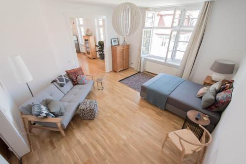 Weimar Apartment | Modern design im klassischem Altbau