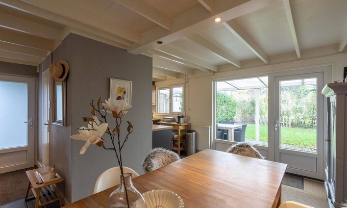Sint Maartensvlotbrug House | Modern detached house with sauna and beautiful garden near dunes and beach!