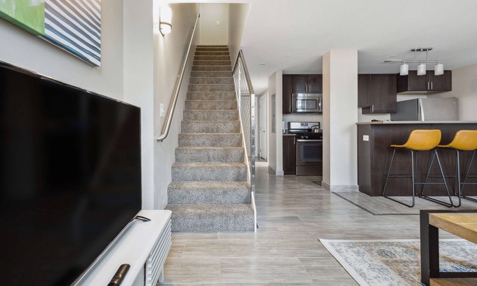 Downtown Detroit Apartment | Modern Downtown Apartment