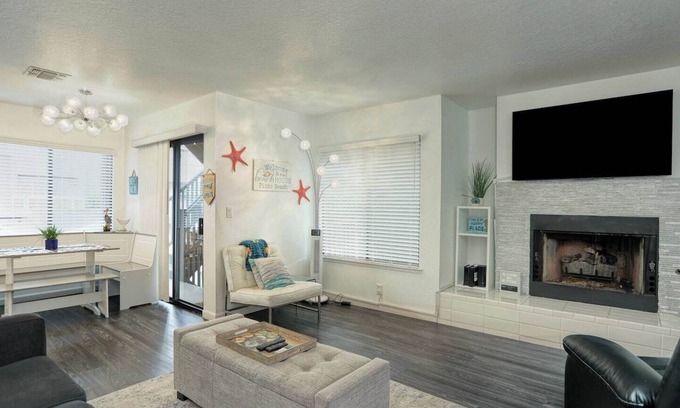 Downtown Condo | Modern Downtown Condo
