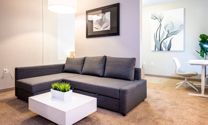 Downtown Columbus Apartment | Modern Downtown Luxury Apartment