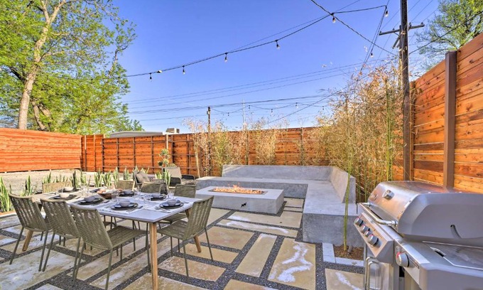Tulsa House | Modern Downtown Tulsa Friend Pad with Games!