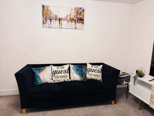 Elm Park House | Modern Easedale House - 3 Bed House in Hornchurch