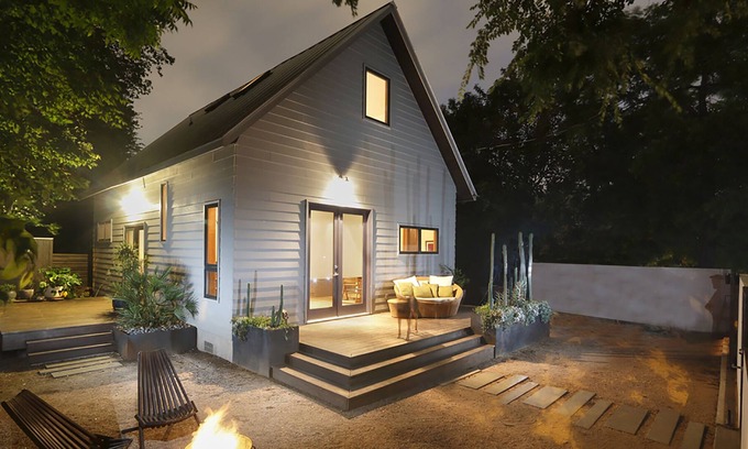 Swede Hill House | Modern East Side Bungalow