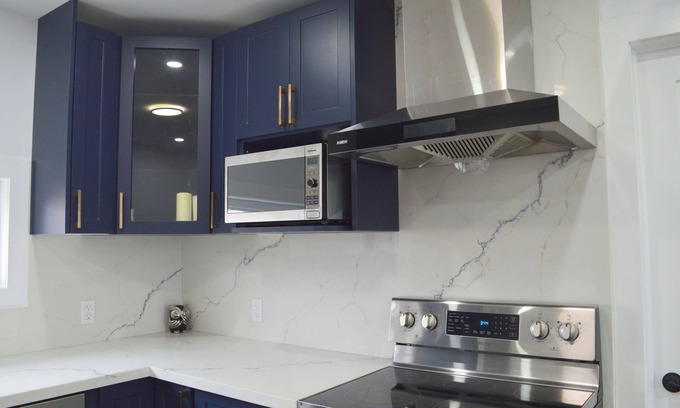 Old East York House | Modern East York Retreat 20 mins to DT Toronto