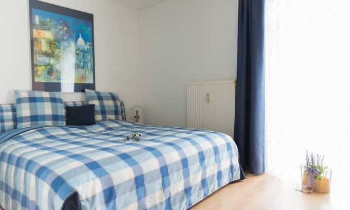 Neualbenreuth Apartment | Modern Eingerichtete Ferienwohnung mit Balkon und Küchenzeile